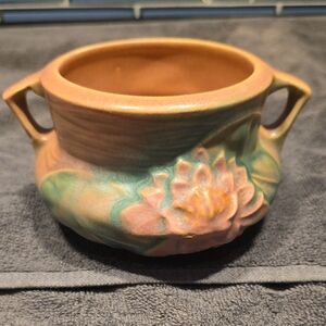 Roseville Pottery Water Lily bowl 663